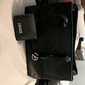Authentic Michael Kors Medium bag and wallet in black